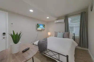Image de Comfy studio in Central Orlando