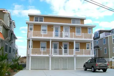 Image de Beach Front Home with Unobstructed Ocean Views in Sea Isle
