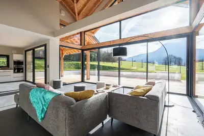 Image de Chalet \"Rossanaz\" avec vue sur les montagnes, Wi-Fi et climatisation