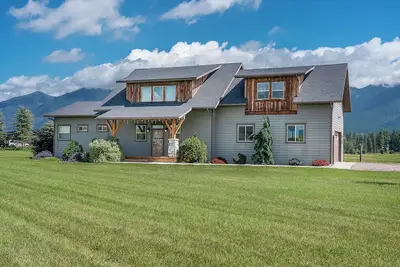 Image de New! Private Hot Tub, Stunning Views, Family-Friendly Home