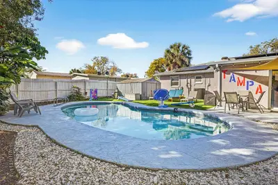 Image de Family Putting Green Oasis Bbq, Cornhole, Heated Pool