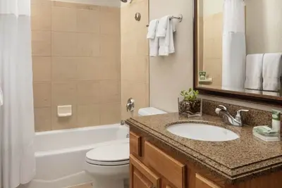 Image de Vail Marriott_Birch_60% off_Luxe_1Bd2Ba_Villa_Pools, Jacuzzi, Spa, Shuttle, GameRm
