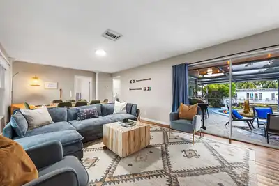 Image de Canal-Front Oasis w/ Pool, Bbq & 15 Mins to Beach!