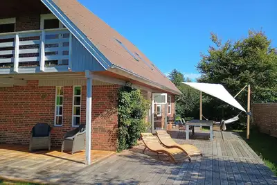 Image de Family-friendly home near beach, .