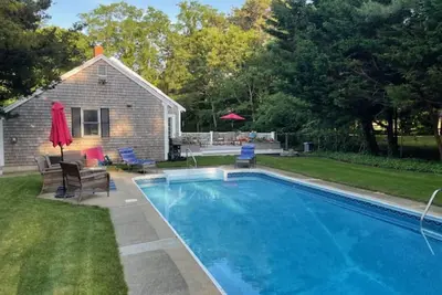 Image de Private in-ground pool, just half a mile from the beach