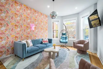 Image de Walk to Bars/Restaurants/Cubs Games! Sleeps 16 in a Huge house!