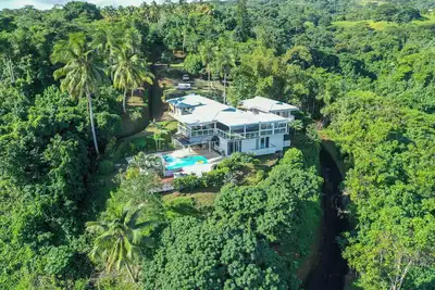 Image de Domaine To'a Hotu by Tahiti Homes, Villa avec piscine à proximité de la plage