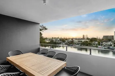 Image de Brand New Riverview 2br apartment with Parking, Pool, Netflix in Central Surfers Paradise
