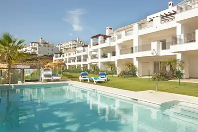 Image de Appartement moderne avec balcon