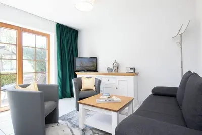 Image de Vacation apartment Schollenblick with terrace at Alte Bergstraße 6 in Scharbeutz