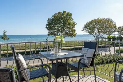 Image de Vacation apartment Lütte Deere 10 with balcony and sea view in the Strandresidenz in H