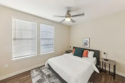 Image de Cullen 5312 I New Construction 2Bd Apt I Gated