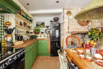 Image de A beautiful and thoughtfully decorated mews-house in the heart of Burford