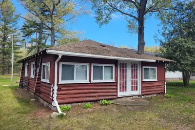 Image de New! Chappy's Cabin - Very Cute, Comfy, and Traditional!