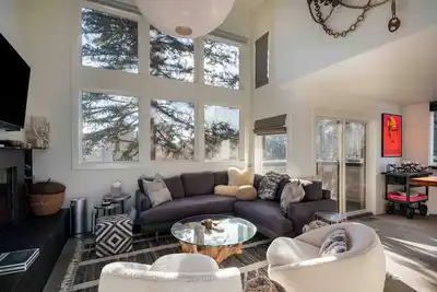 Image de Knob Hill Ridge Townhome 7 - Modern Luxury in Downtown Ketchum
