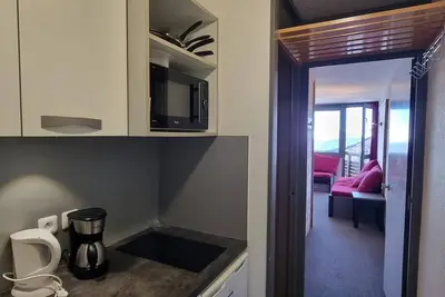 Image de À 10m des pistes de ski, 9ème étage, vue montagne, balcon, télévision, casier à ski, 25m², La Plagne