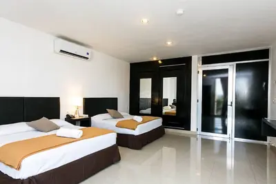 Image de Sunrise 42 Suites by Holiday in Playa