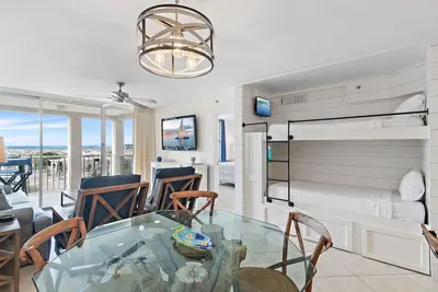 Image de 2br Condo with Gulf & East Pass Views + Pools & Hot Tub | Magnolia House 205