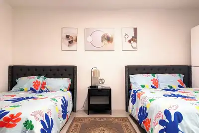Image de SoCalGateway:2BRw/Wifi&Tv! Sleep8 and Parking/near by Disney