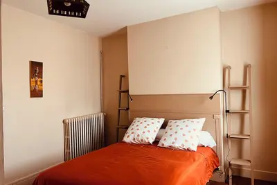 Image de Joli duplex plein centre avec stationnement dans un parking sécurisé sur demande