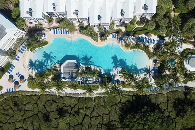 Image de Resort-Style Living at Mariner's Club – Steps from Pools, Marina, & Ocean Views!