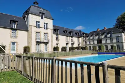 Image de Charmant T3 plain-pied avec terrasse privée, piscine chauffée, parking gratuit