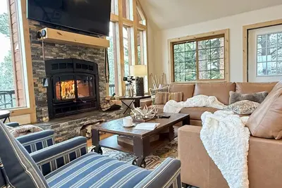 Image de Luxury Designer Cabin with Views