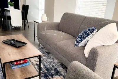 Image de Downtown Gem: 2 bedroom apartment