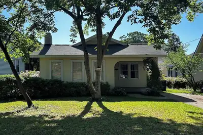Image de Charming Pet-Friendly Masters Week Cottage