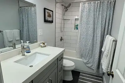 Image de Cozy 2-bedroom basement apartment with billiards pool, at base of big cottonwood