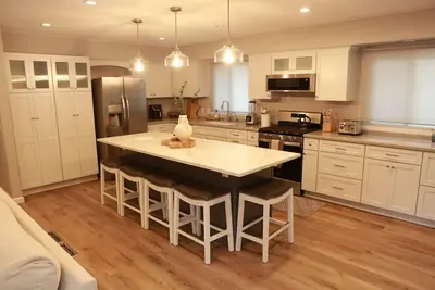Image de Spacious 5-bedroom house in Plymouth, Near Medicine lake and Downtown. Ac  WiFi