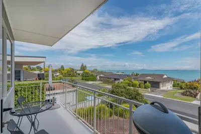 Harbour View - Maraetai Holiday Home
