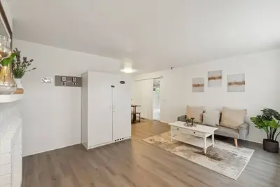 Image de New! Central Bellevue Retreat