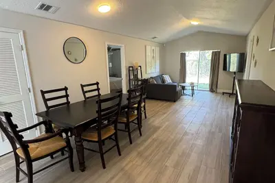 Image de Charming 3-bedroom house with Ac, WiFi in Tampa, close to Busch Gardens & Ybor!