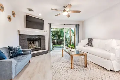 Image de SoBe Jax Cottage: 2 blocks to the Beach