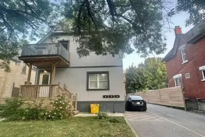 Image de Stylish 3-bdrm suite w free Parking