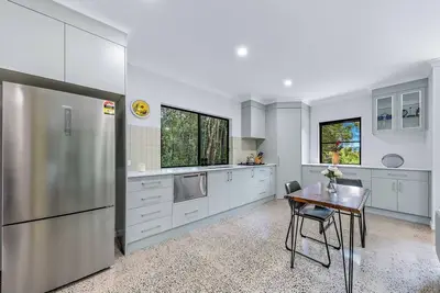 Image de Moondance Escape is a unique, secluded retreat yet only 15mins from Airlie Beach