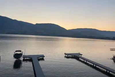 Image de Lakefront Nest Beach House Suite