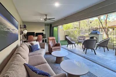 Image de Executive Townhome, Long Term Stays with Ev Charging, Gym, Whole Home Water Filt