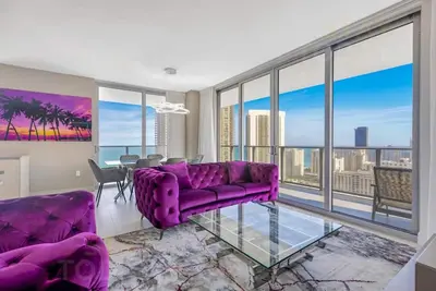 Image de High-Floor High-Class: Luxury Oceanview Escape with Breathtaking Views