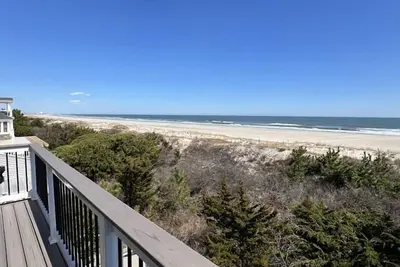 Image de Beach Front 5 Bedroom Home in Sea Isle City