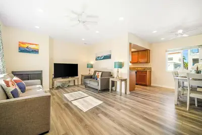 Image de Charming Home Just Steps from the Beach – 2-Bedroom, Private Back Patio, & Free WiFi