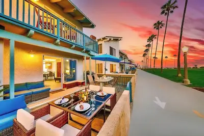 Image de Newport Beach Condo with Patio | Perfect Location on the Boardwalk