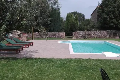 Image de Maison de campagne 'Os Vilares Li' avec piscine partagée, terrasse privée et Wi-Fi
