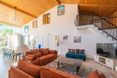 Image de Petite maison \"Gîte Le Sun House\" avec piscine partagée, terrasse privée et Wi-Fi