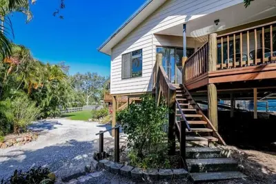 Image de Welcome to Luke's Place\nPerfect Agnes Beach getaway, only 200m to Main Beach.