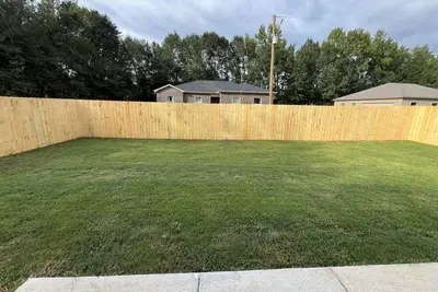 Image de Cozy 2 Bedroom 1 Bathroom fenced backyard