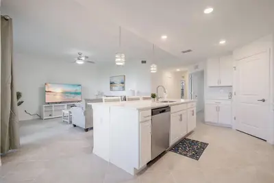 Image de 2 Bed \/ 2 Bath Wellen Park Golf Resort Condo with a Den & 1 Car Garage