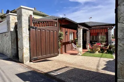 Image de Grande maison avec jardin dans la ville de Suances