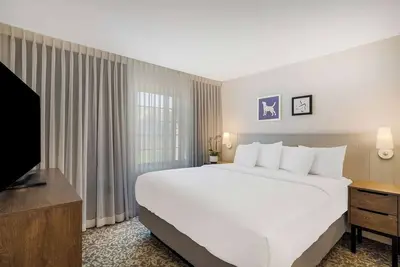 Image de Home Away From Home - Spacious Suite with Living Space | Outdoor Pool